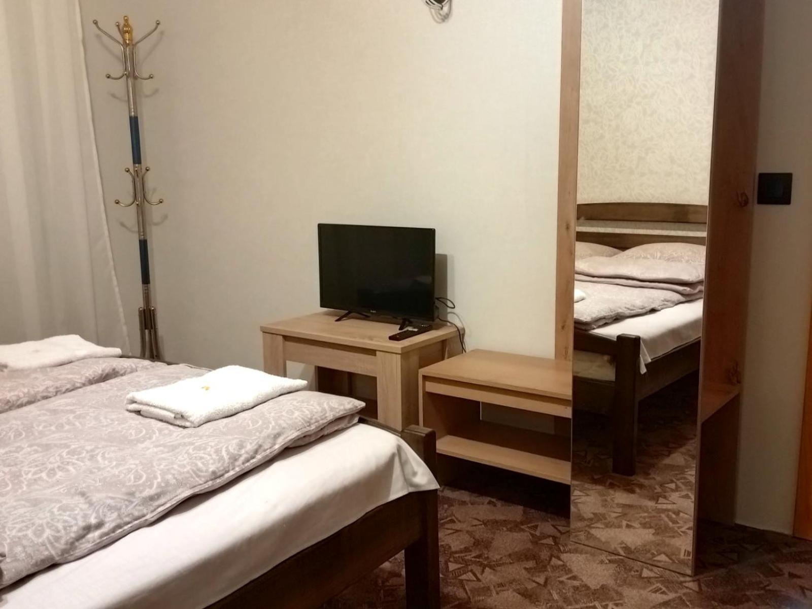 Pid Skeleyu Hotel Lazeșciîna Cameră foto