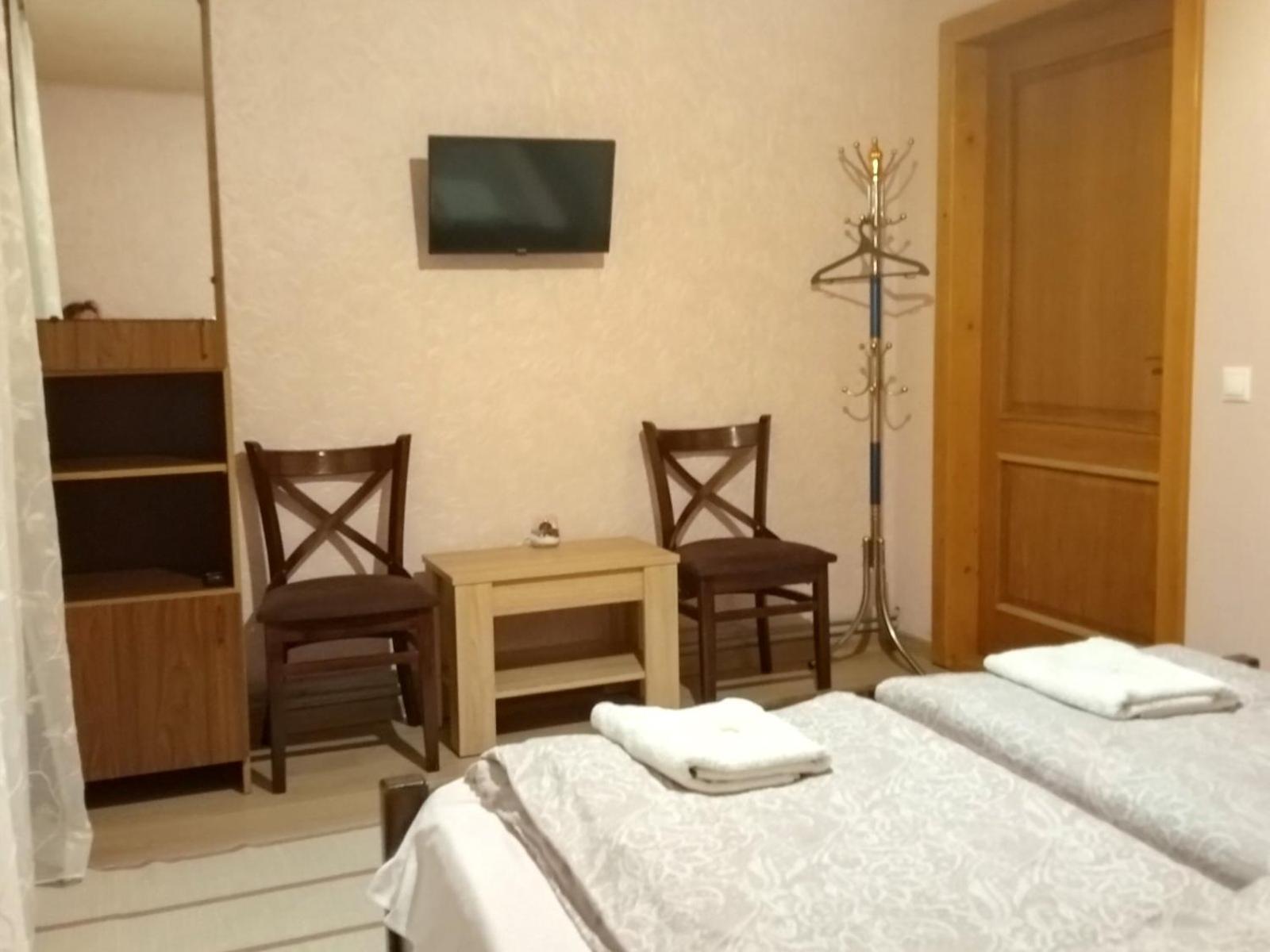 Pid Skeleyu Hotel Lazeșciîna Cameră foto